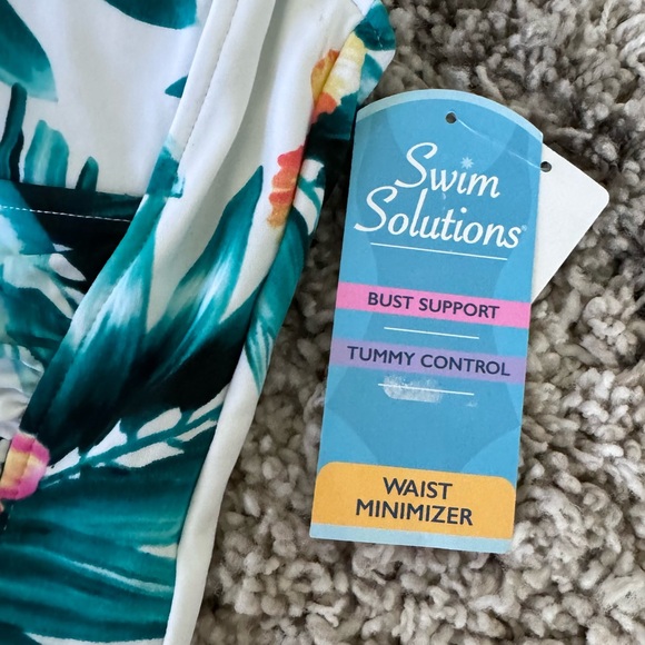 Swim Solutions One Piece Swimsuit size 8 NWT Created for Macy’s floral pattern - Picture 5 of 6